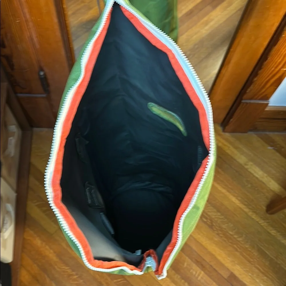 IKEA Green Garment Bag for Stylish Organization - Picture 6 of 7